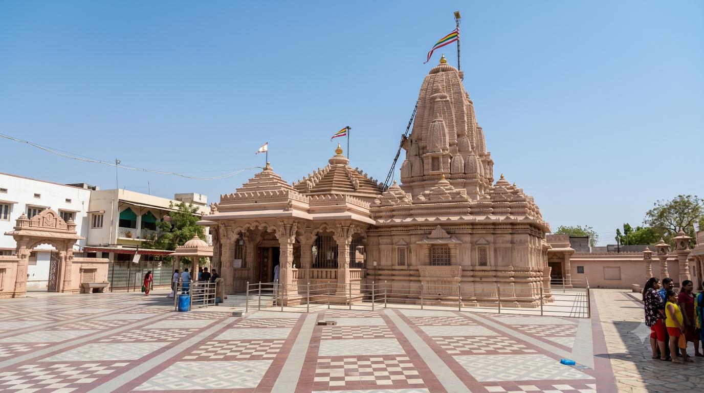 Corbelled Ceiling & Central Dome - Kundan Shilp
